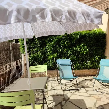 Marie Louise - Agreable De 35m2 Avec 4 Couchages A Sanary-sur-mer Proche Des Plages Mae-9824
